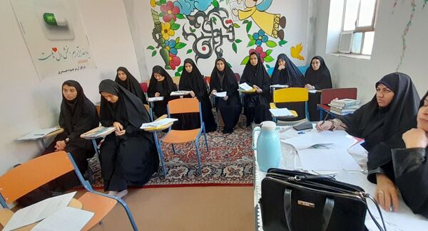 چهل و سومین دوره مسابقات قرآن عترت و نماز ویژه دختران در خلیل آباد 