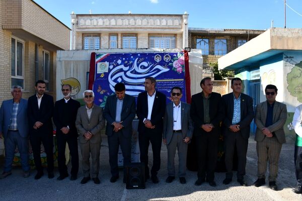  برگزاری مراسم جشن و افطاری با شکوه در دبستان عشایری حاجیه خانم رباب امامی