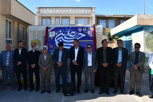  برگزاری مراسم جشن و افطاری با شکوه در دبستان عشایری حاجیه خانم رباب امامی