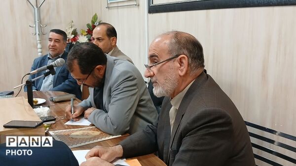 تجلیل از معلمان نمونه تویسرکان