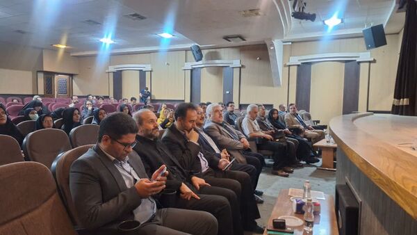 برگزاری همایش علمی خلیج فارس در دبیرستان ملاصدرای کرج 