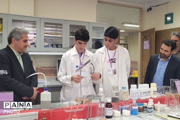 درخشش استعدادهای علمی مرحله استانی دوازدهمین جشنواره نوجوان خوارزمی در بهارستان‌دو