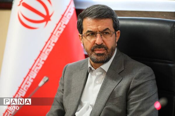 حضور استاندار همدان در کنار اعضای بهزیستی