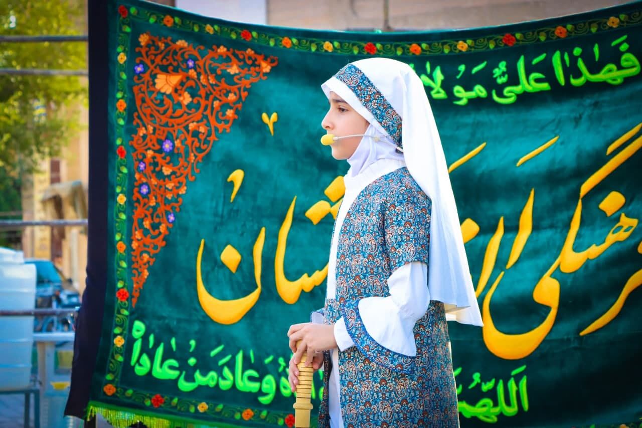غدیر کیلومتری کاشان؛ جشن بی‌وقفه‌ی ولایت در چهارراه نماز