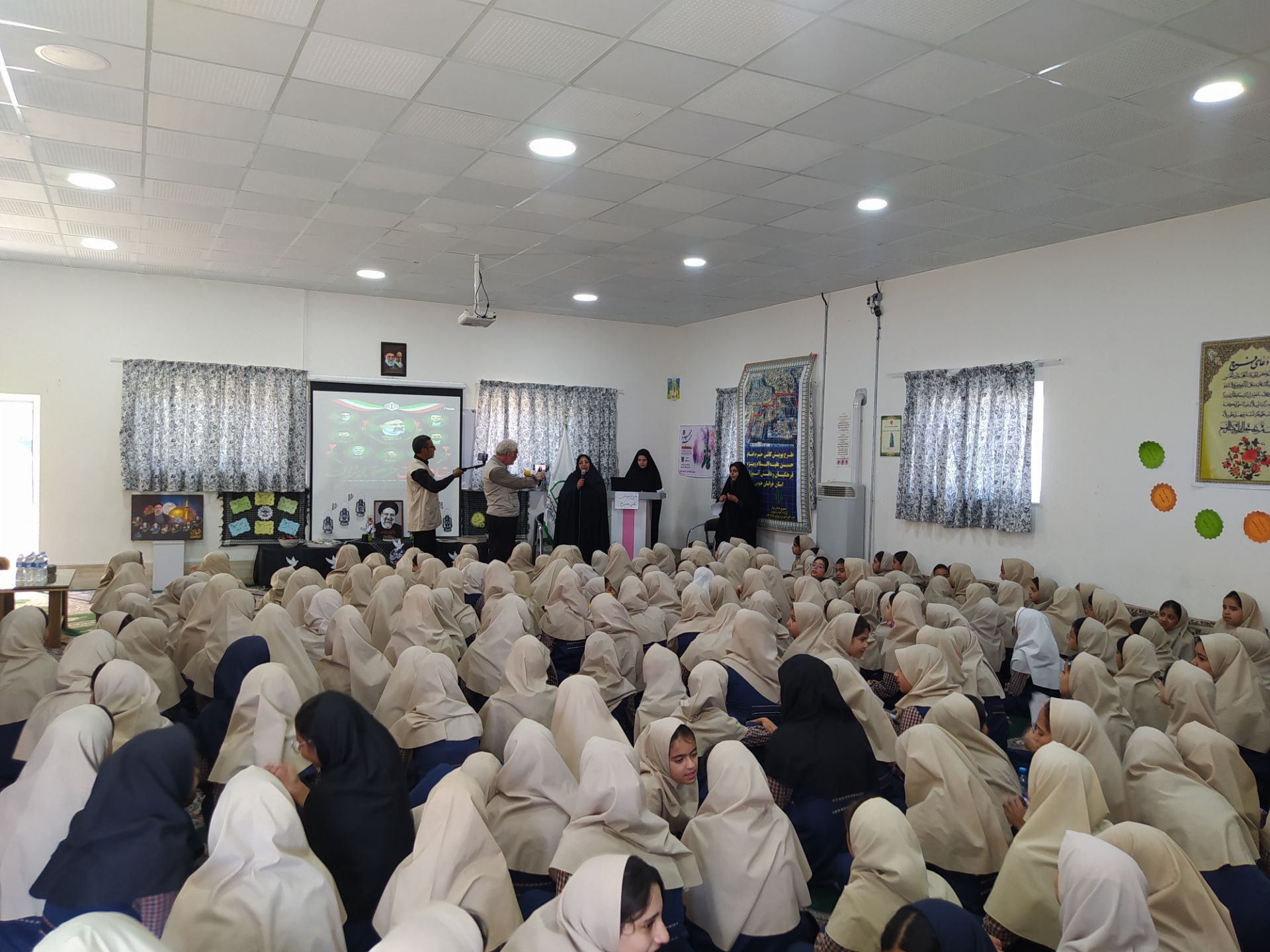 تلاقی عشق و ارادت در دبستان علامه حلی بیرجند