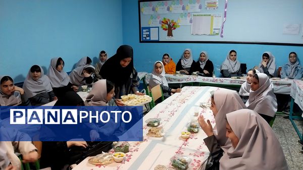 برگزاری محافل انس با قرآن و مراسم افطاری در مدارس شهرستان ملارد 