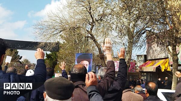 مشت هایی که با فریاد انتقام بالا می آمدند 