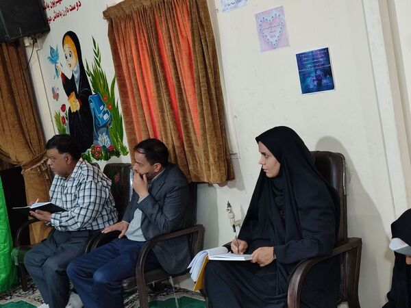 برگزاری جلسه آموزش خانواده در دبستان شاهد حاج تقی آقا بزرگ مشهد