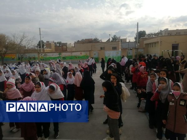 گرامیداشت هفته فرهنگ و هنر در دبستان تکتم کاشمر