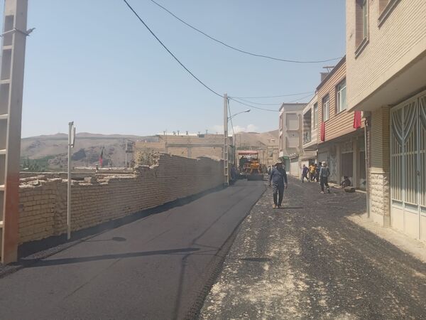 اجرای پروژه آسفالت ریزی در روستای مارکده
