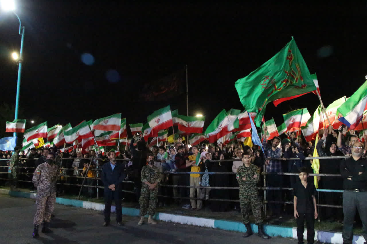 مراسم نمایش موشک در میدان امام حسین (ع) یزد