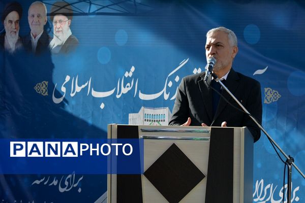 طنین زنگ انقلاب در بهارستان‌دو 