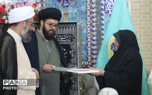 آیین عبادی و سیاسی نماز جمعه در خاتم