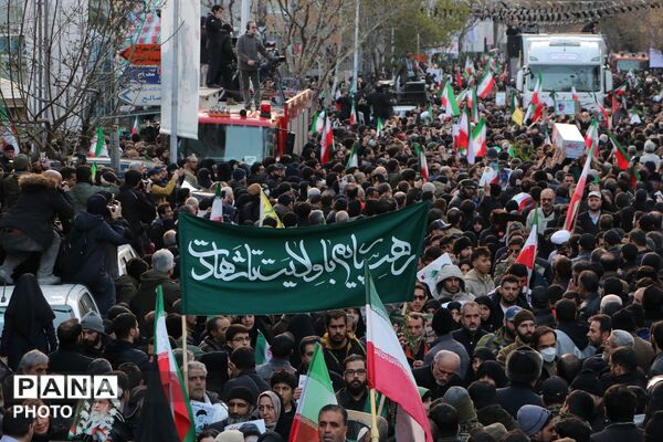 بدرقه پیکر مطهر شهدای حملات آمریکایی - صهیونیستی