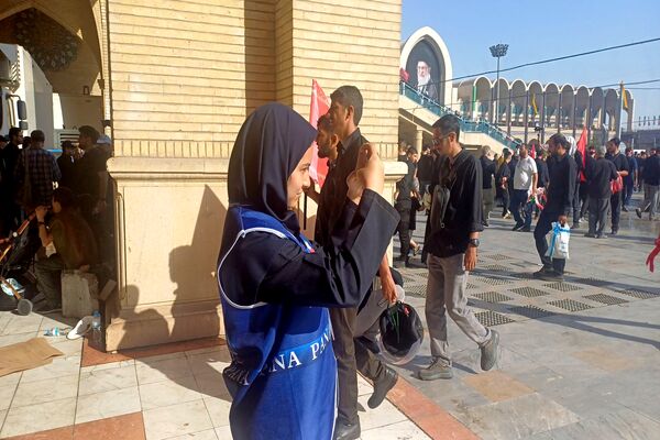  وقتی خبرنگار نوجوان، معنا را در میان جمعیت جستجو می‌کند