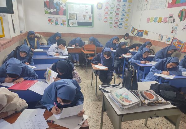 برگزاری امتحان نوبت اول در دبیرستان دخترانه میثاق