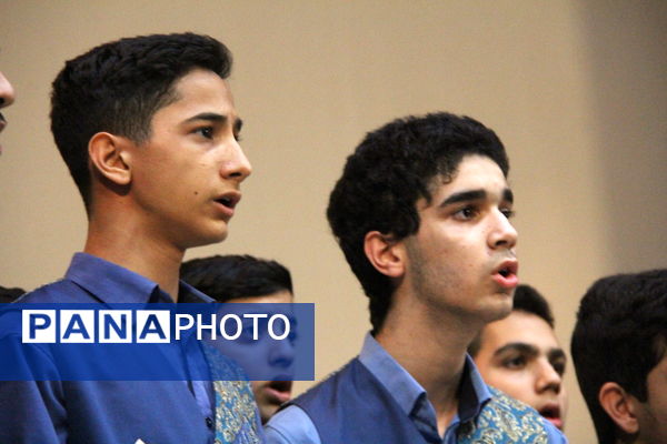 جشنواره هنرهای آوایی دانش‌آموزی یزد