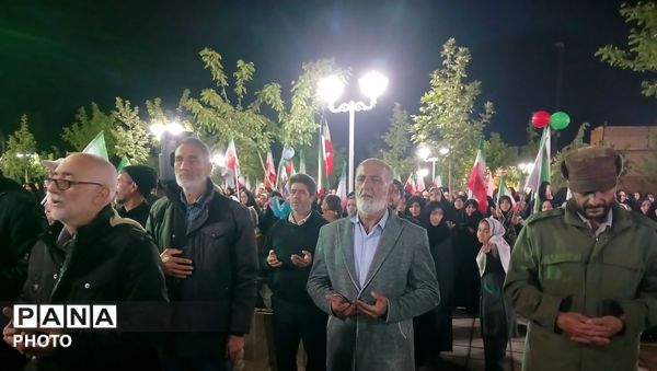 اجتماع شبانه مردمی تا پای جان برای ایران