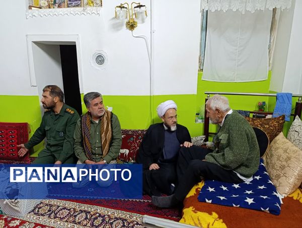 دیدار با خانواده شهدا در خلیل آباد