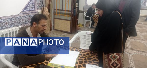 جلسه دیدار چهره به چهره والدین با دبیران در کاشمر