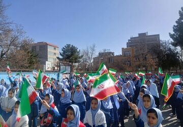 جشن نیمه شعبان در مدرسه دخترانه بنت الهدی صدر۲ 