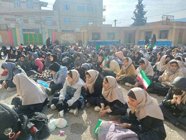 همایش یاوران انقلاب پیشتازان مقاومت در شهرستان ایوان