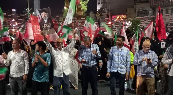 حضور پرشور مردم انقلابی میناب در شب میلاد رهبر انقلاب اسلامی