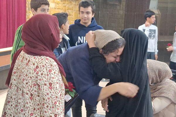 جشن میلاد بانوی دو عالم و گرامیداشت مقام مادر در دبیرستان رازی شیراز 