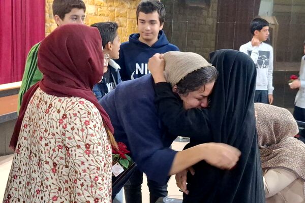 جشن میلاد بانوی دو عالم و گرامیداشت مقام مادر در دبیرستان رازی شیراز 
