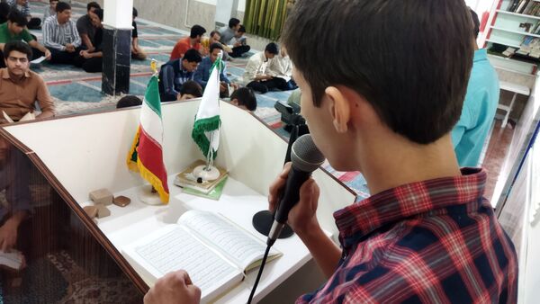 انس با قرآن در دبیرستان شاهد ابوذر غفاری 