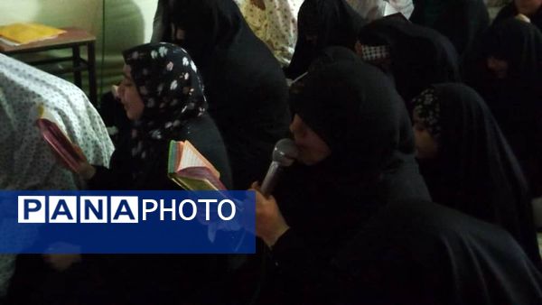 اعتکاف دانش‌آموزان دختر در مسجد امام حسین (ع) تبریز