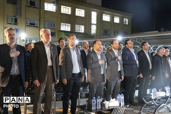 رونمایی از المان یادبود رهبر شهید در آموزش و پرورش ناحیه ۲ مشهد