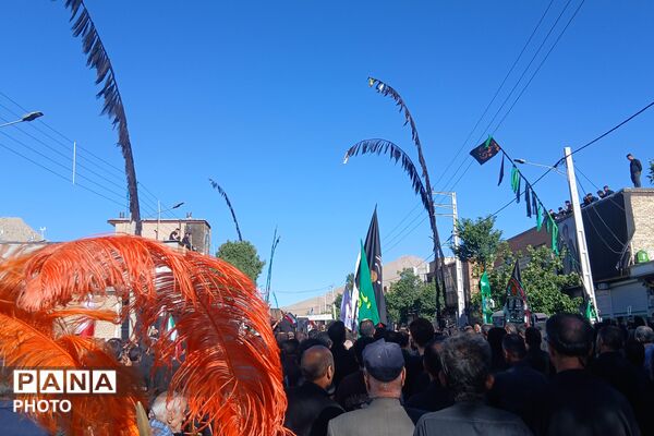 مراسم معنوی گل‌زنی در بن