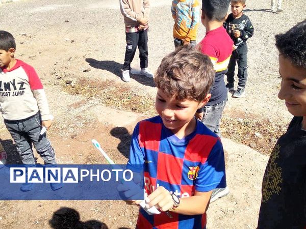 هر دانش‌آموز یک مسواک