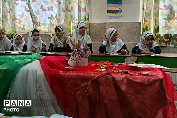 روشنایی ذهن در مسیر کلمات جاری می شود