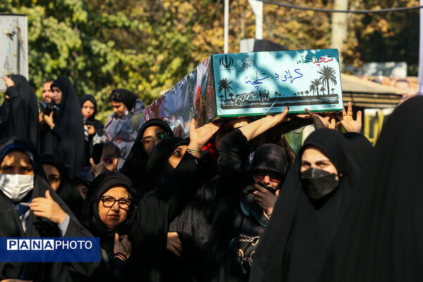 تشییع پیکر مطهر ۱۰۰ شهید گمنام
