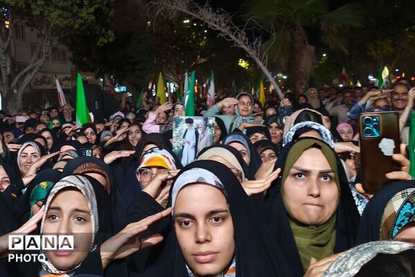قرار شبانه مردم نسیم شهری در بهارستان دو