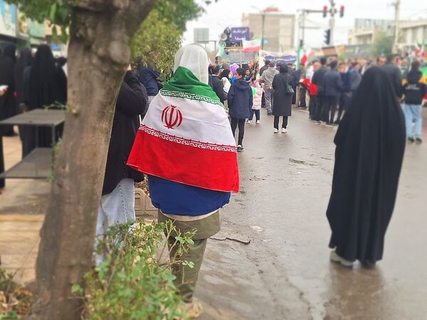 نبض انقلاب در خیابان‌ها تپید