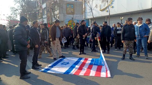 نمایش اقتدار و غیرت مردم ورامین در راهپیمایی ۲۲ بهمن