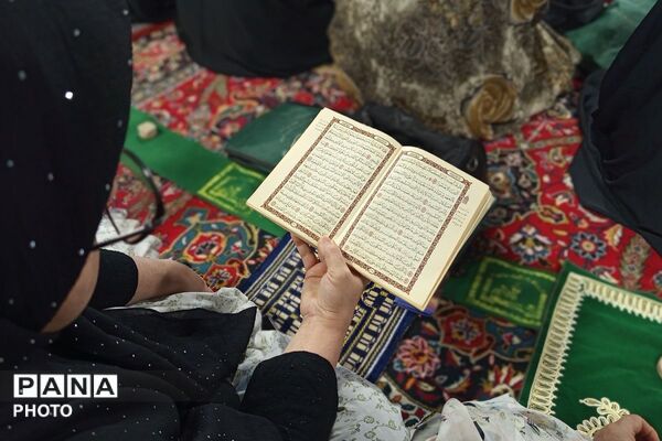 حضور پرشور فرهنگیان و دانش‌آموزان در مصلی نسیم شهر
