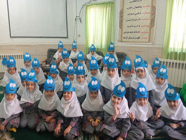 جشن آب در دبستان دخترانه نرجس یک 