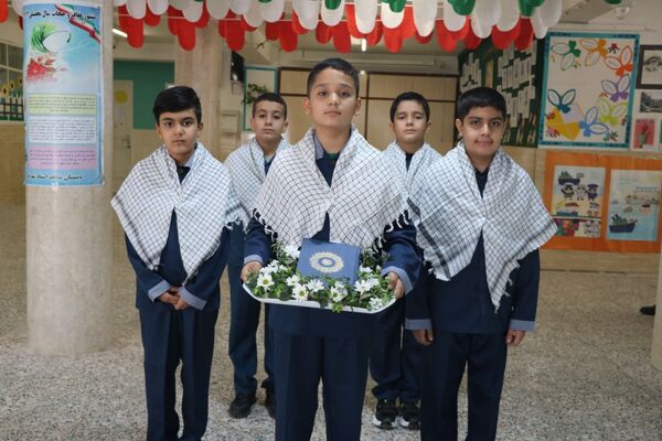 جشن اول مهر و زنگ ایثار در دبستان شهریار