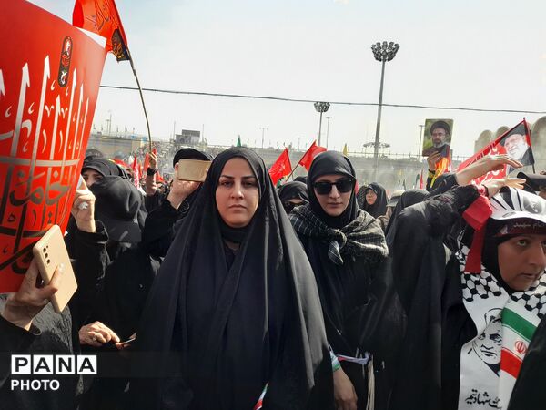  تهران در سوگِ رهبر شهید ایستاد