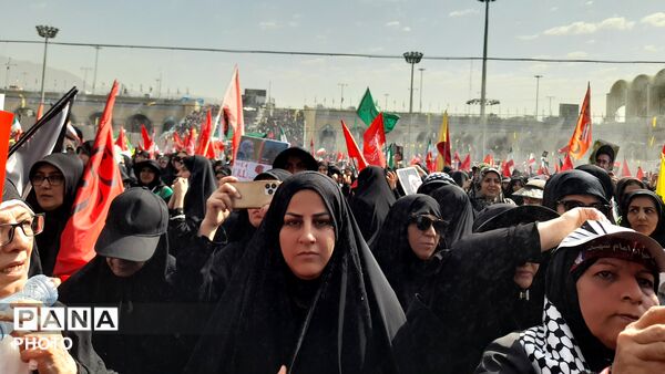 تهران در سوگِ رهبر شهید ایستاد