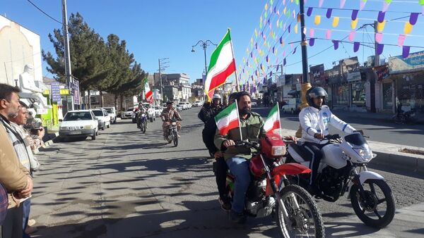 آیین گلباران تمثال امام خمینی(ره) در شهرستان کوهسرخ