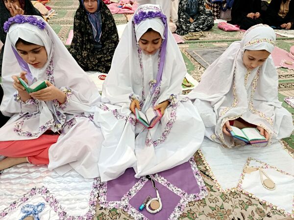 شور و خلوص در اعتکاف ارسنجان