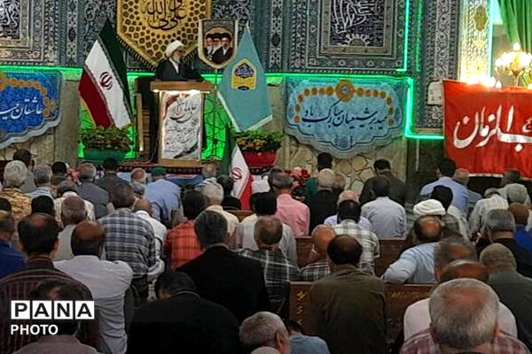 مصلی شهر میزبان اجتماع پرشور نمازگزاران شهرستان ورامین