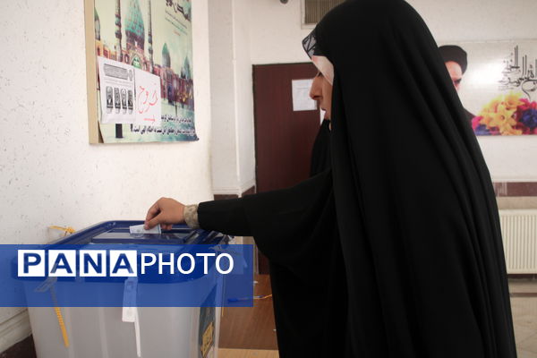 حضور خرم‌ آبادی‌ها پای صندوق‌های رای 