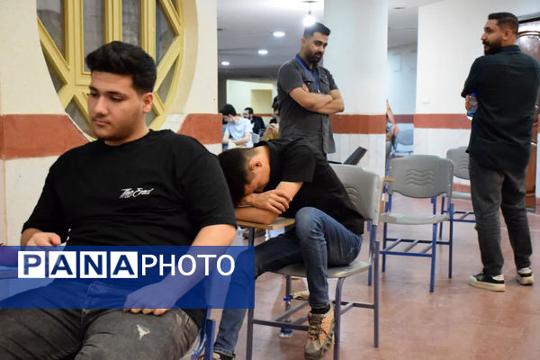 رقابت داوطلبان کنکور رشته تجربی در دانشگاه قم