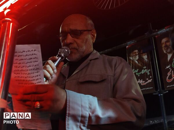 هم‌نشینی‌های همیشگی در حسینیه امام خمینی (ره)